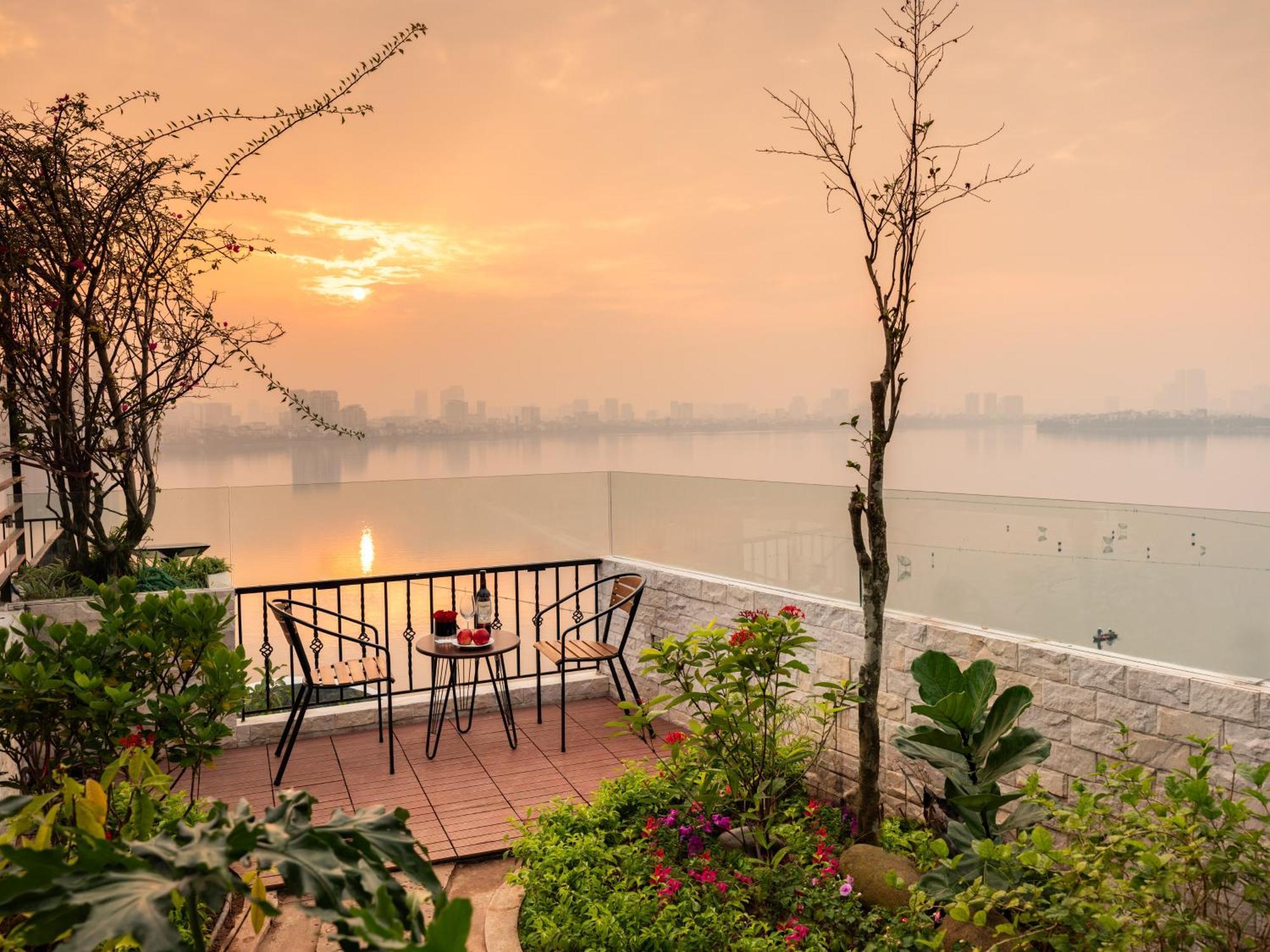 Moonlight Tay Ho Apartment Ханой Екстериор снимка