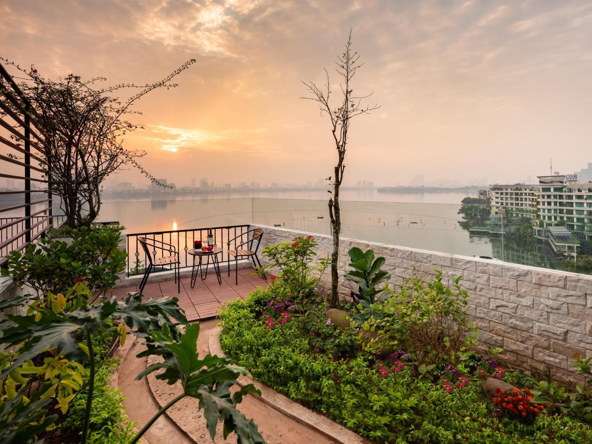 Moonlight Tay Ho Apartment Ханой Екстериор снимка
